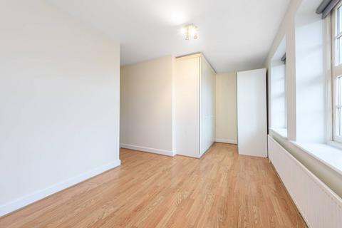 2 bedroom flat to rent, Corringway, Golders Green, London, NW11