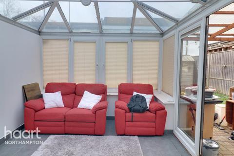 3 bedroom terraced house to rent, Tyes Court, NORTHAMPTON