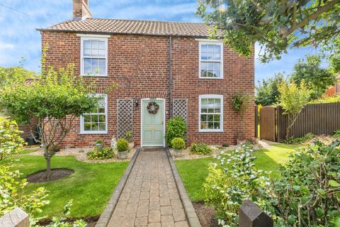 3 bedroom detached house for sale, Newark Road, Bassingham, Lincoln