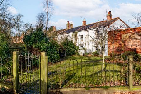 3 bedroom end of terrace house for sale - Yarmouth Road, North Walsham