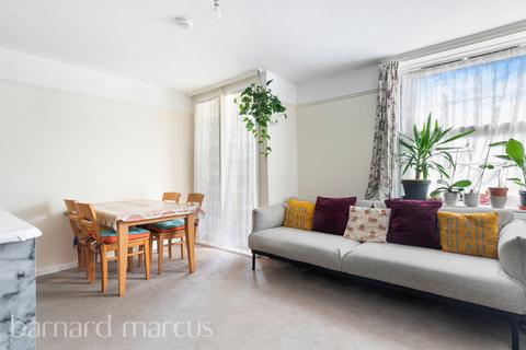Leigham Avenue, London