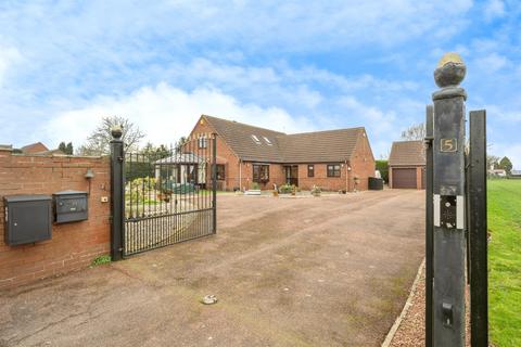 5 bedroom detached bungalow for sale, Slay Pit Close, Hatfield Woodhouse, Doncaster