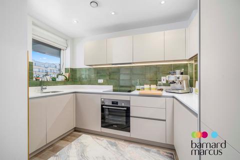 1 bedroom flat for sale, Montmorency Gardens, London