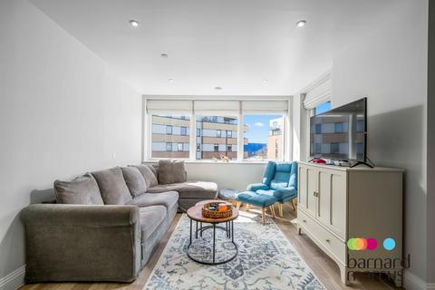 1 bedroom flat for sale, Montmorency Gardens, London