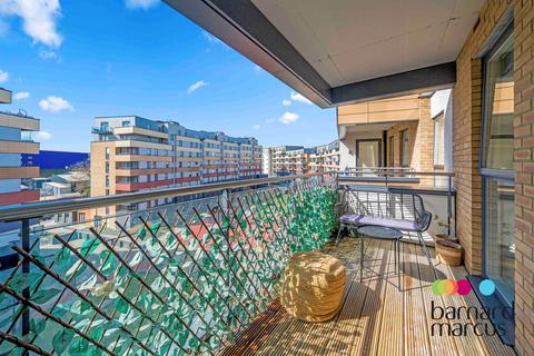 1 bedroom flat for sale, Montmorency Gardens, London