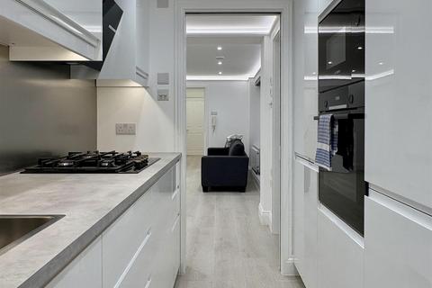 1 bedroom apartment to rent, Westbourne Terrace, London