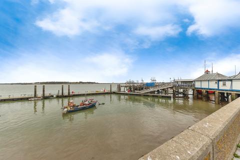1 bedroom ground floor flat for sale, The Quay, Harwich