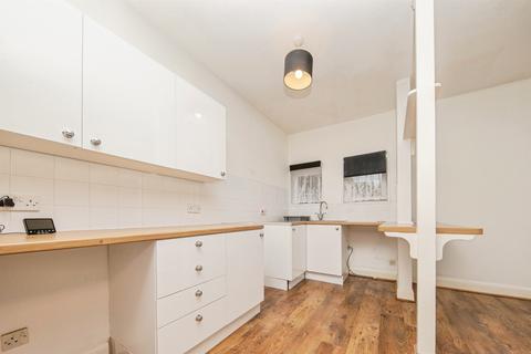 1 bedroom ground floor flat for sale, The Quay, Harwich