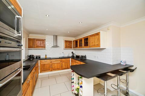 5 bedroom detached house for sale, Carr Lane, South Kirkby, Pontefract
