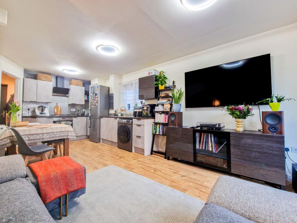 Open Plan Lounge / Kitchen / Diner