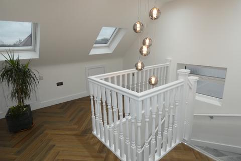 4 bedroom house to rent, Fountains Road, LUTON