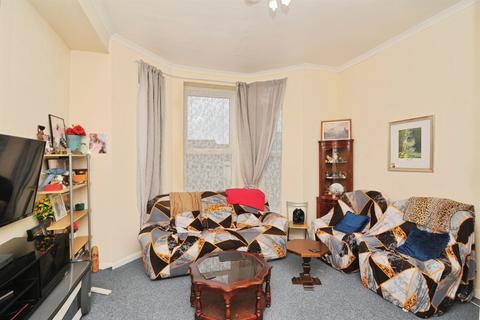 2 bedroom ground floor flat for sale, West Hill Road, St. Leonards-On-Sea