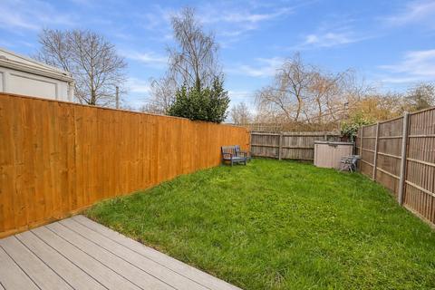 3 bedroom terraced house for sale, Brunel Drive, Biggleswade, SG18