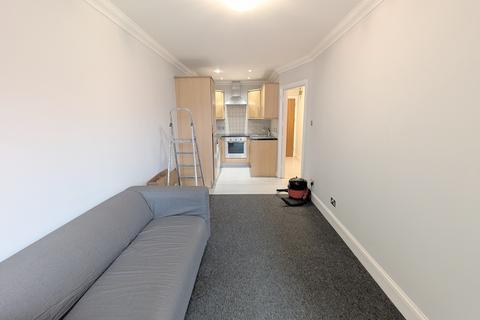 1 bedroom apartment to rent, Kilburn High Road, LONDON
