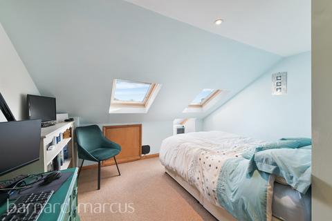 3 bedroom semi-detached house for sale, Emlyn Road, Redhill