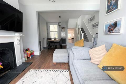 2 bedroom terraced house to rent, Okehampton Place, Exeter, EX4