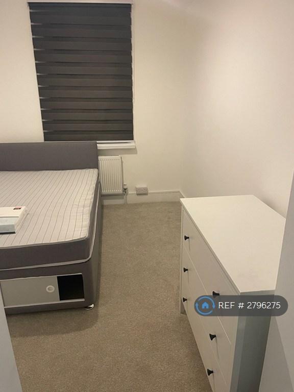 Small Double Bed With 3 Draw Unit