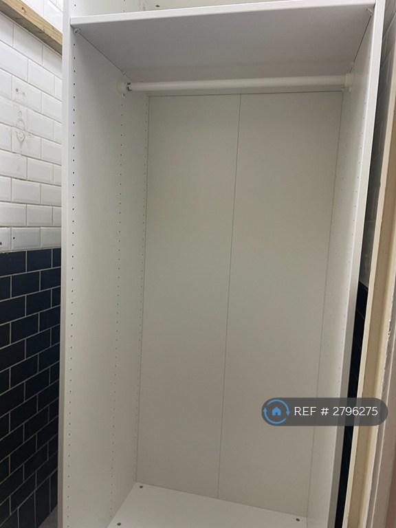 Walk In Wardrobe/Cupboard