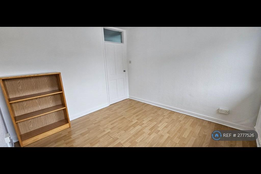 Bedroom 2/Office