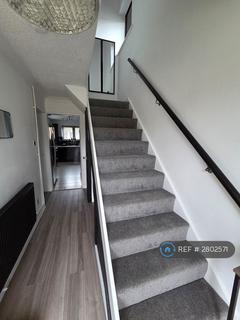4 bedroom detached house to rent, Hunsbarrow Road, Northampton, NN4