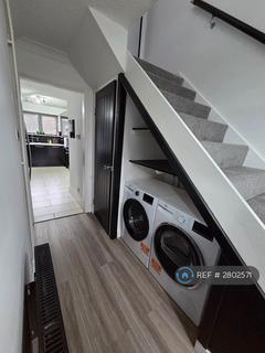 4 bedroom detached house to rent, Hunsbarrow Road, Northampton, NN4