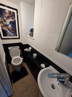 4 bedroom detached house to rent, Hunsbarrow Road, Northampton, NN4