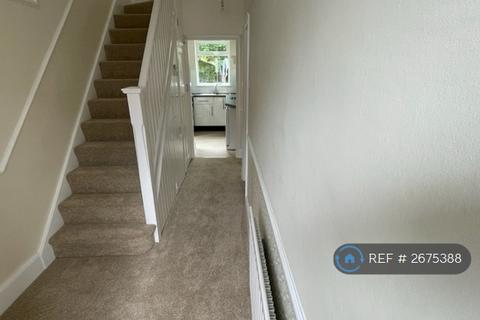 3 bedroom semi-detached house to rent, Castle Road, Isleworth, TW7
