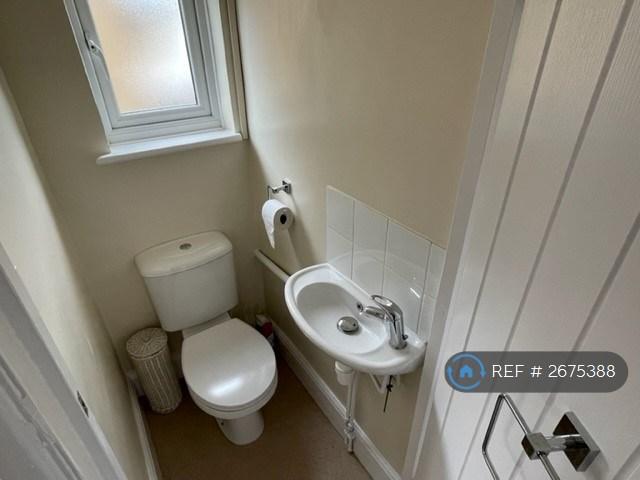 Separate Upstairs w/c
