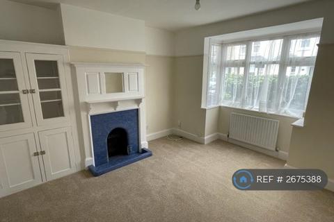 3 bedroom semi-detached house to rent, Castle Road, Isleworth, TW7