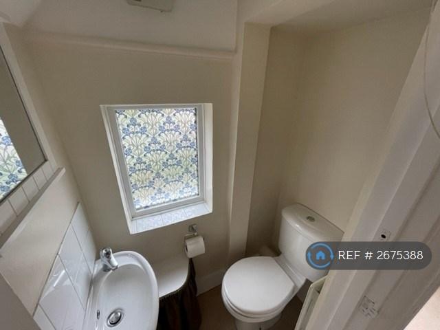 Downstairs Cloakroom w/c