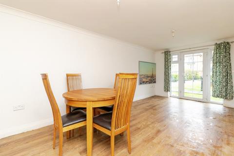 2 bedroom ground floor flat for sale, Newland Gardens, Hertford