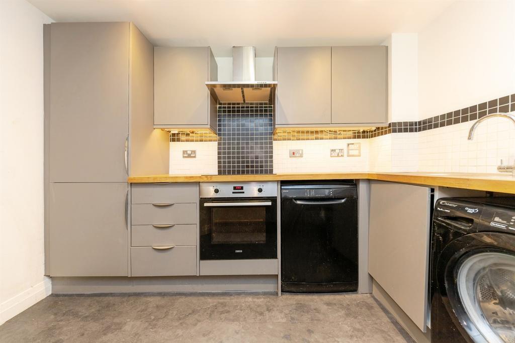 Kitchen: