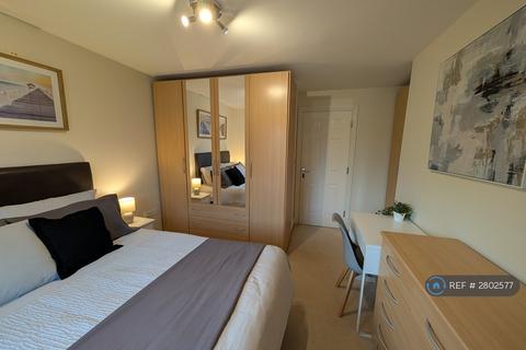 undefined, Pascal Crescent, Reading, RG2