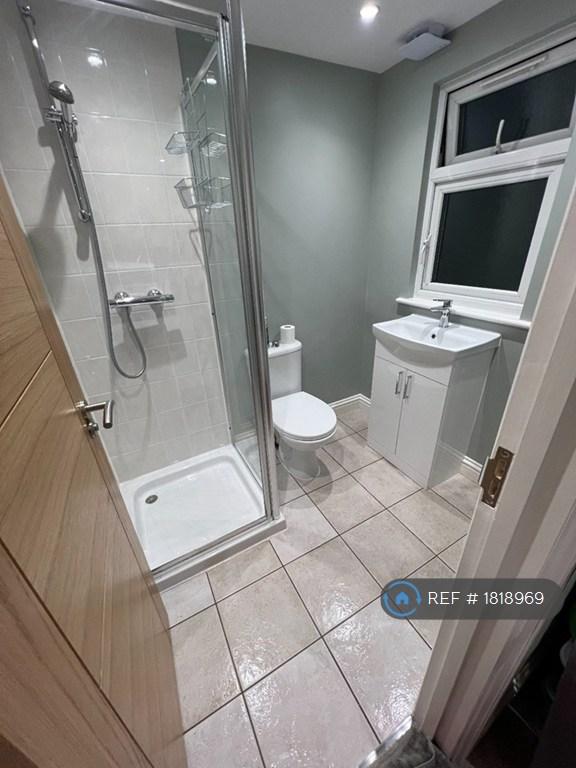 En Suite Loft Bathroom