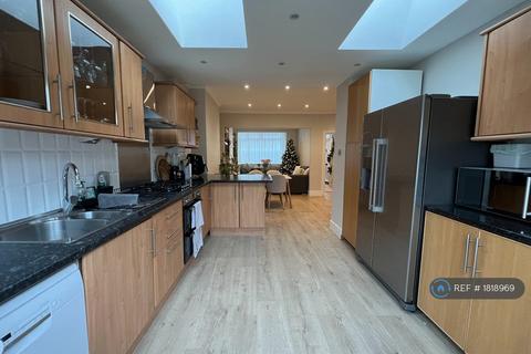 4 bedroom end of terrace house to rent, College Road, London, SW19