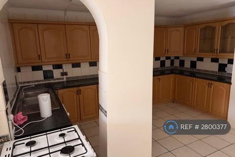 1 bedroom in a house share to rent, Loxford Lane, Ilford, IG1