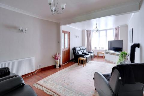 3 bedroom terraced house for sale, Sunningdale Avenue, Rainham RM13