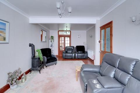 3 bedroom terraced house for sale, Sunningdale Avenue, Rainham RM13