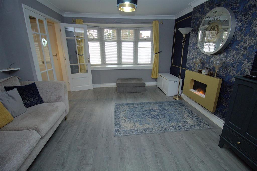 Lounge1.jpg
