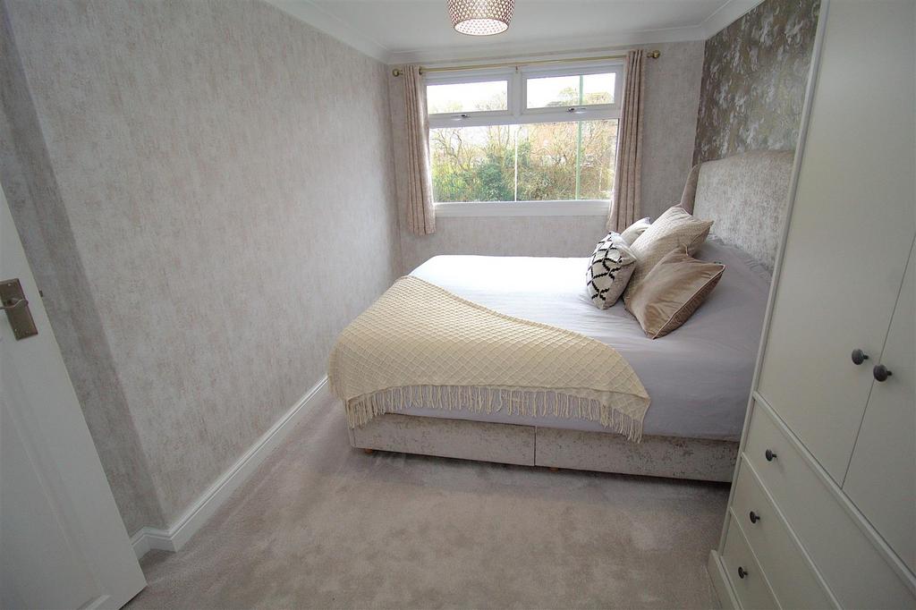 Bed1b.jpg