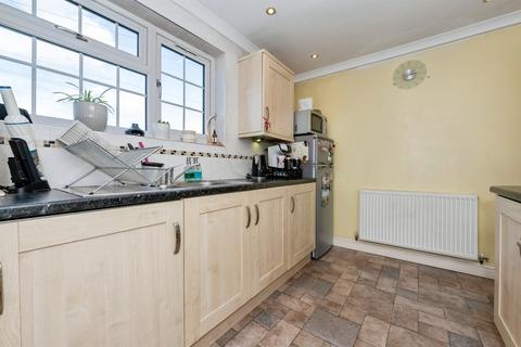 3 bedroom terraced house for sale, Whitmore Avenue, Grays