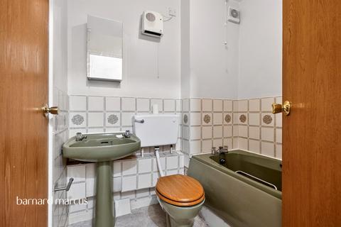 undefined, Apeldoorn Drive, Wallington