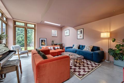 4 bedroom end of terrace house for sale, Falkland Road, Barnet, Hertfordshire, EN5
