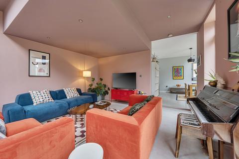 4 bedroom end of terrace house for sale, Falkland Road, Barnet, Hertfordshire, EN5