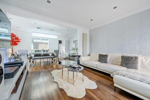 3 bedroom semi-detached house for sale, St. Wilfrids Road, Barnet, EN4