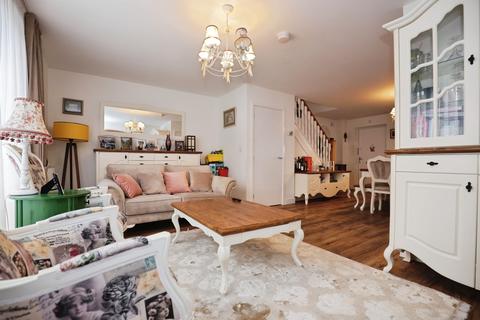 3 bedroom semi-detached house for sale, Conrad Lewis Way, Warwick
