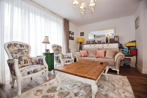 3 bedroom semi-detached house for sale, Conrad Lewis Way, Warwick
