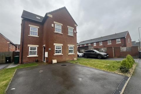 4 bedroom townhouse for sale, Balme Street, Bradford BD12