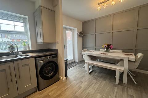 4 bedroom townhouse for sale, Balme Street, Bradford BD12