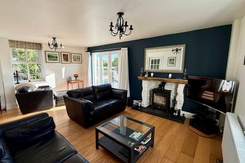 4 bedroom detached house for sale, Beach Road, St. Brides Wentlooge, Newport